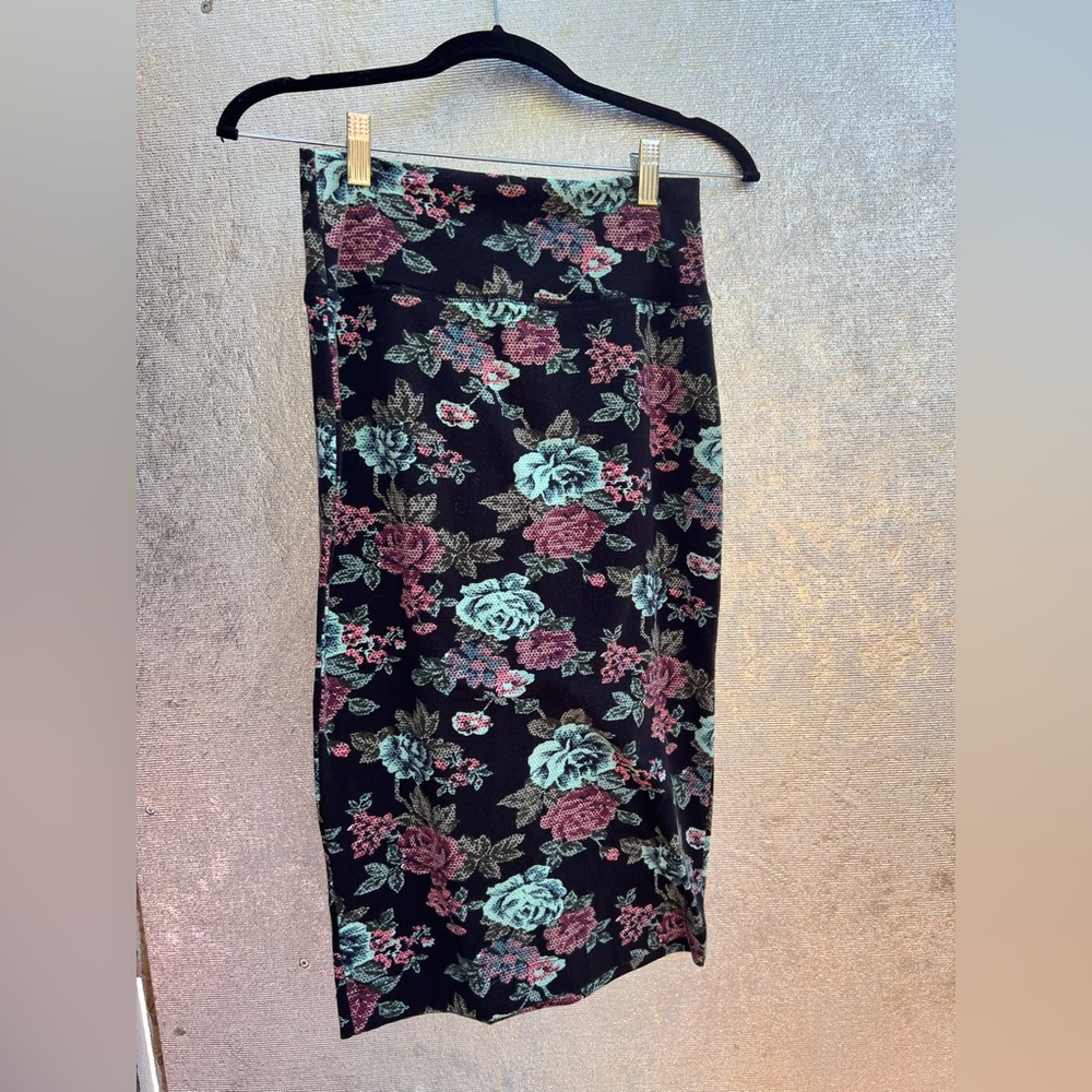 Xhilaration Black Floral Pencil Skirt